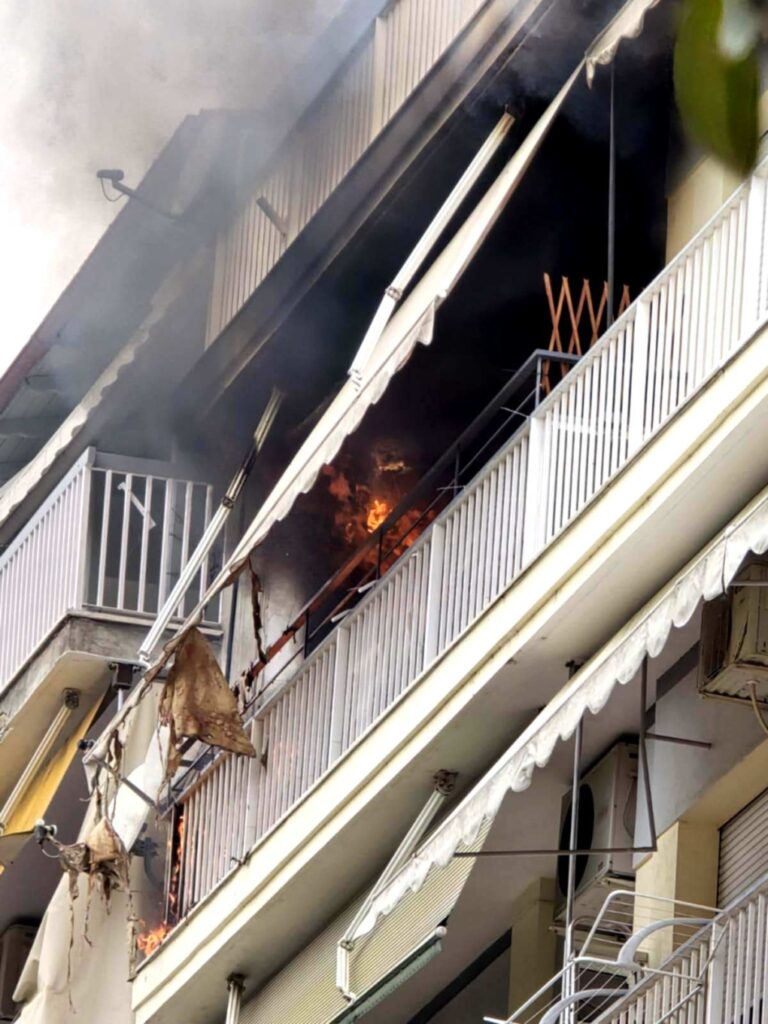 Σέρρες: Φωτιά σε διαμέρισμα στο κέντρο της πόλης