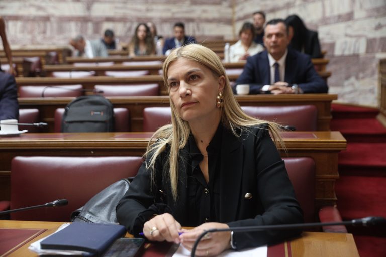 Η δημοκρατία δεν θα υποκύψει στη βία.