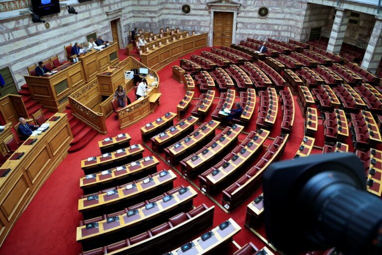 Βουλή: Επανέναρξη των εργασιών, με κοινοβουλευτικό έλεγχο και νομοθετικό έργο