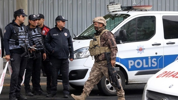 Συλλήψεις στον δήμο Πέρα της Κωνσταντινούπολης – Μεταξύ των συλληφθέντων και ο δήμαρχος