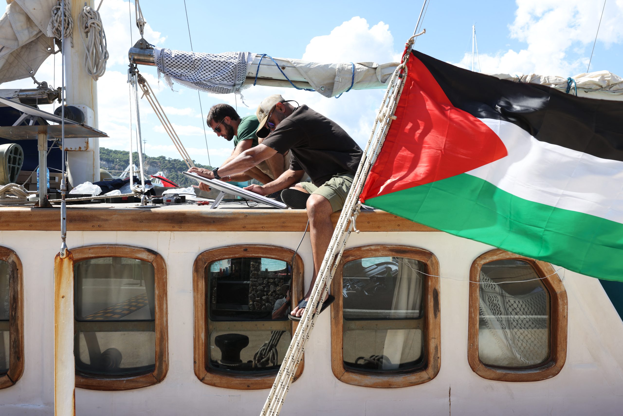 SPAIN-ISRAEL-PALESTINIAN-CONFLICT-AID-FLOTILLA Ξεκίνησε και πάλι από τη Βαρκελώνη ο στολίσκος που μεταφέρει τρόφιμα στη Γάζα