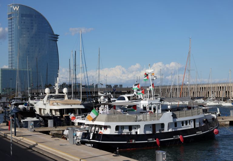 Ξεκίνησε και πάλι από τη Βαρκελώνη ο στολίσκος που μεταφέρει τρόφιμα στη Γάζα