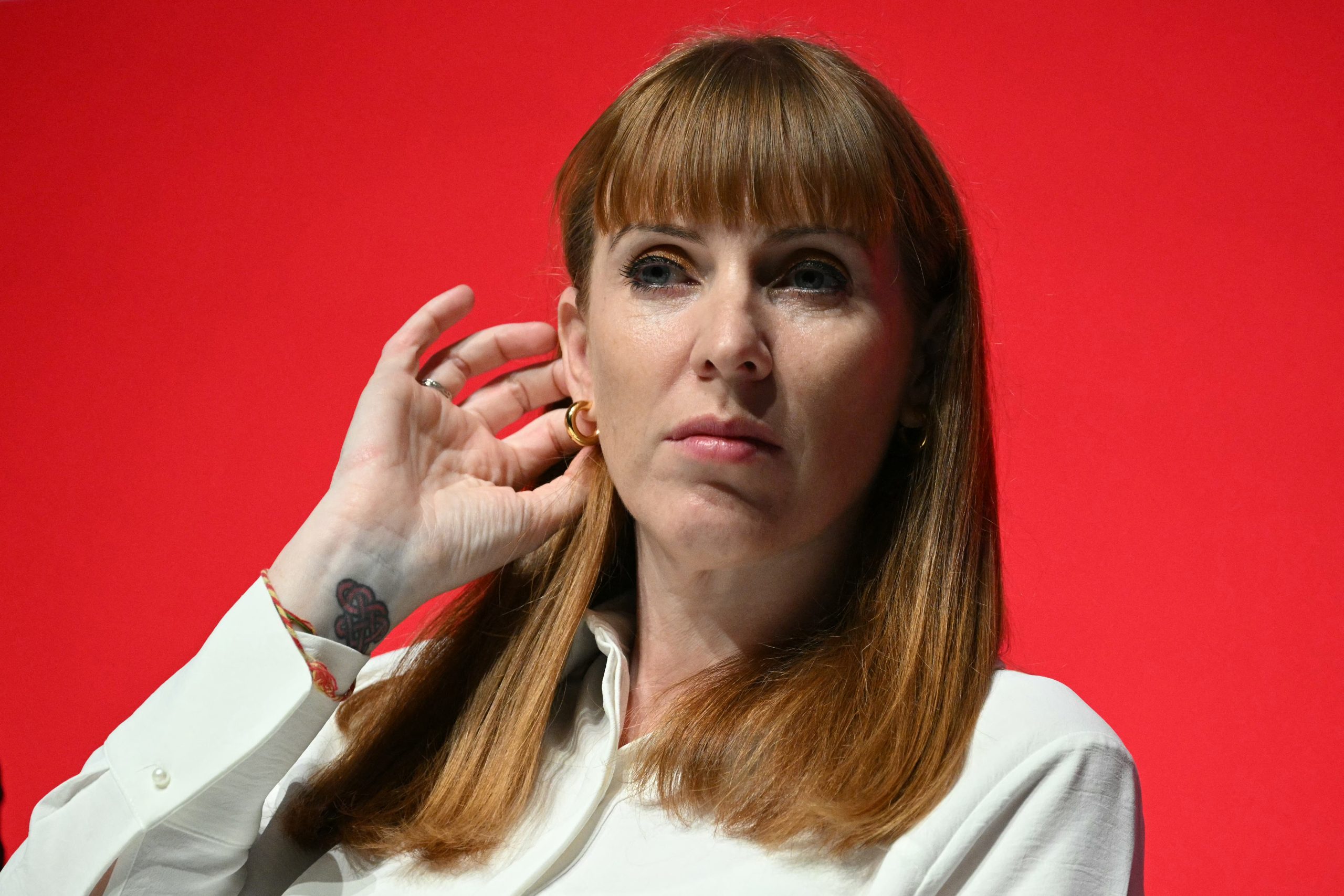 Βρετανία: Αναμένεται να αποχωρήσει η Angela Rayner από την κυβέρνηση μετά το σκάνδαλο με τον φόρο ακινήτου