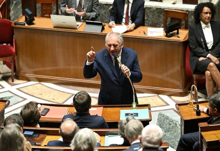 Πώς σχολίασε την πτώση της κυβέρνησης Μπαϊρού ο ευρωπαϊκός Τύπος