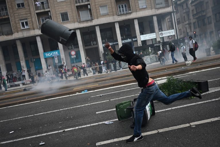 Αναταραχή σε όλη την Ιταλία καθώς δεκάδες χιλιάδες διαδηλώνουν κατά του πολέμου στη Γάζα – Αποκλεισμοί δρόμων, λιμανιών και σχολείων