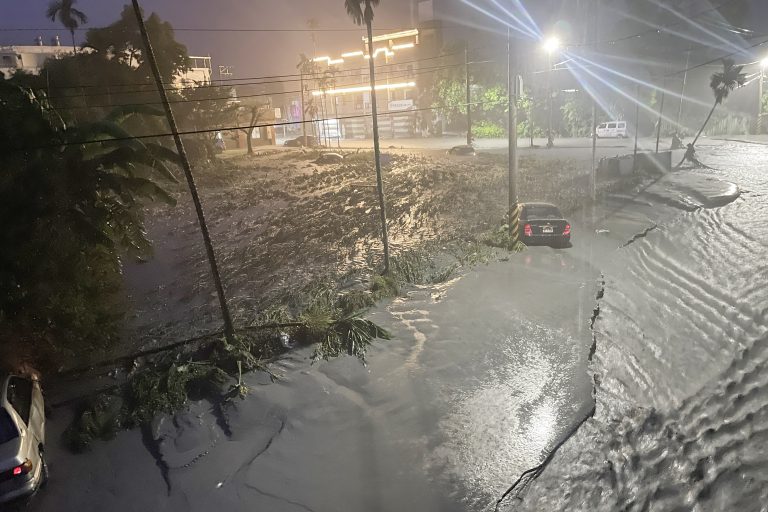 Υπερτυφώνας Ραγκάσα: Χονγκ Κονγκ και νότια Κίνα σε ετοιμότητα για τον «Βασιλιά των καταιγίδων» – Ακυρώσεις πτήσεων και κλειστά σχολεία