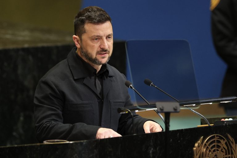 Ζελένσκι στον ΟΗΕ: Η Ρωσία αρνείται κατάπαυση του πυρός – Τα όπλα αποφασίζουν ποιος θα επιβιώσει