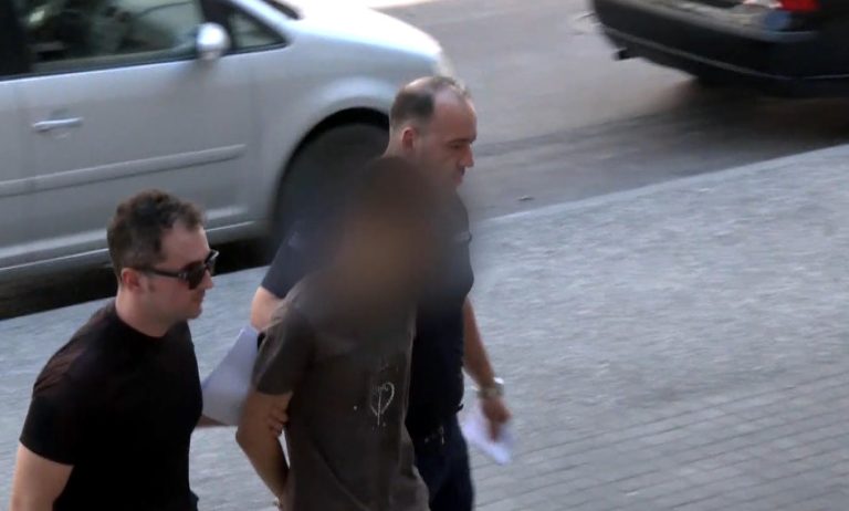 Ξεσπά μιλώντας στην ΕΡΤ ο πατέρας του 13χρονου που ξυλοκοπήθηκε από ομάδα νεαρών στις Συκιές Θεσσαλονίκης