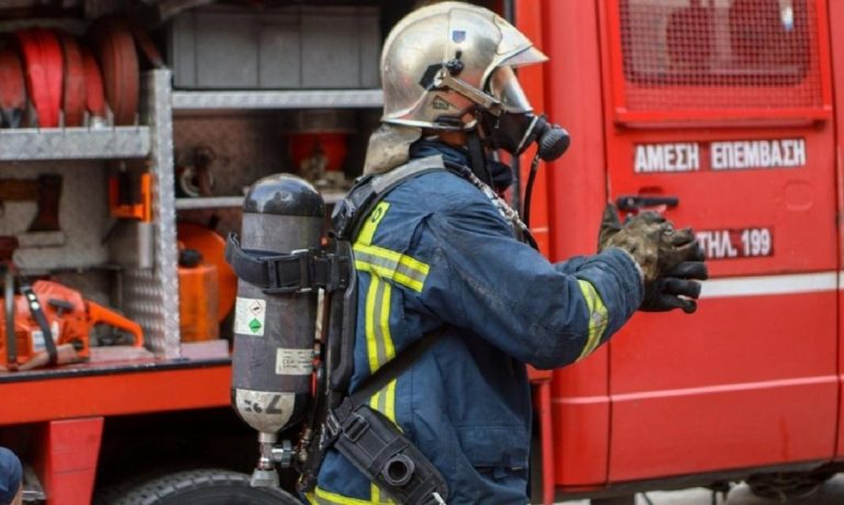 Βόλος: Στις φλόγες τυλίχθηκε τα ξημερώματα εγκαταλελειμμένος ξενώνας στην περιοχή της Άλλης Μεριάς
