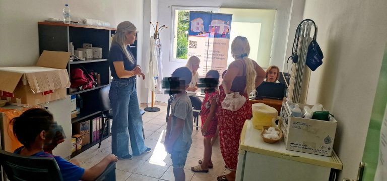 Κομοτηνή: Εξετάστηκαν και εμβολιάστηκαν παιδιά Ρομά