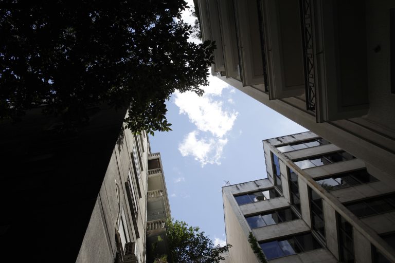 Γ.Γ. Στεγαστικής Πολιτικής στο ΕΡΤnews: Έως 10.000 κοινωνικές κατοικίες – Το 2027 τα πρώτα σπίτια – Αναλυτικά η διαδικασία και οι δικαιούχοι