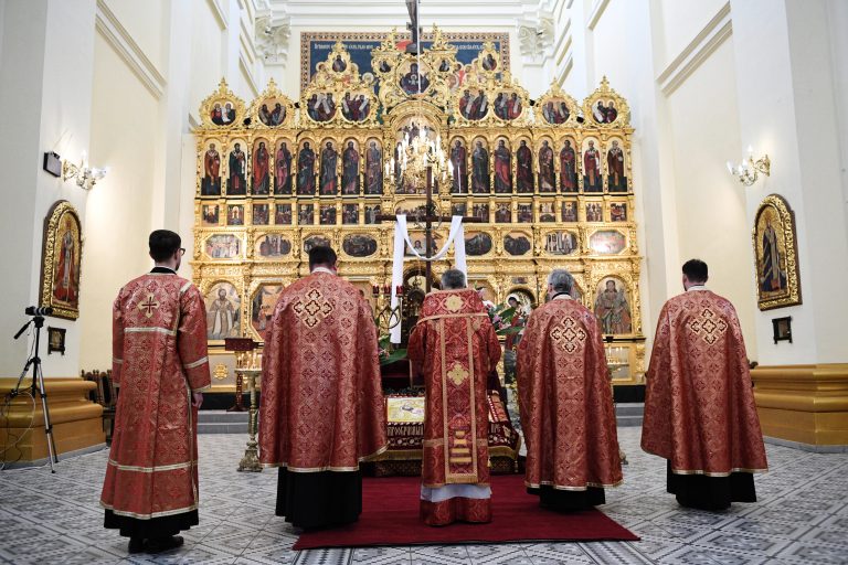 Γαλλία: Πολωνός ιερέας παραδέχεται ότι «ασελγούσε» σε παιδιά