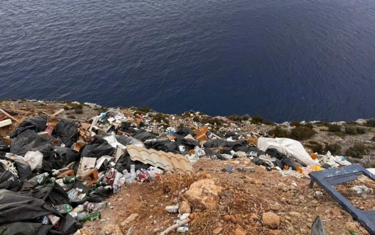 Αγκίστρι: Πέντε συλλήψεις για παράνομη απόρριψη αποβλήτων στη θάλασσα