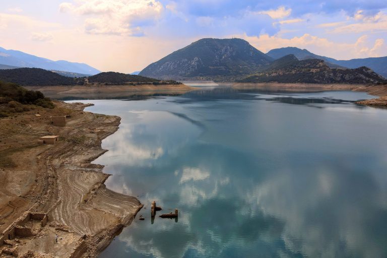 Μ. Κουτουλάκης στο ΕΡΤΝews: Οι παρεμβάσεις για την αντιμετώπιση της απειλής της λειψυδρίας