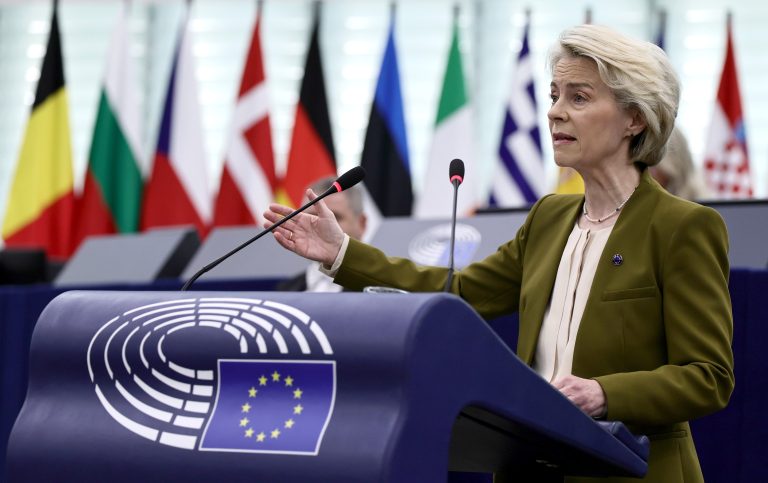 Φον ντερ Λάιεν: Η Ευρώπη βρίσκεται σε μια μάχη