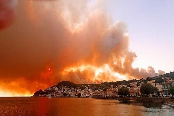 Τουρκία: Κόλαση φωτιάς στην Αττάλεια – Εκκένωση ξενοδοχείων