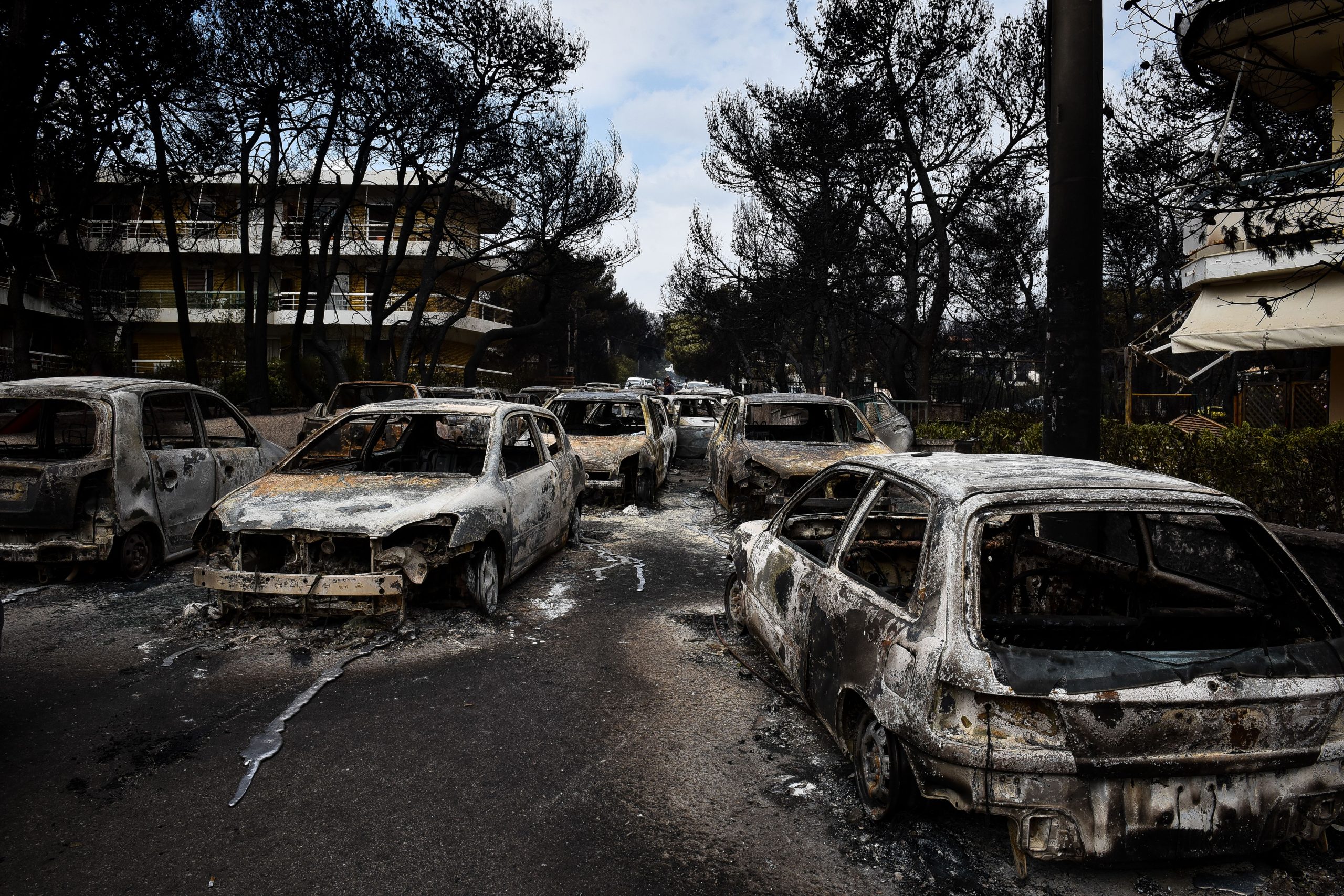Καταβλήθηκαν 2,9 εκατ. ευρώ σε 37 υποθέσεις αγωγών αποζημίωσης για τις τραγωδίες στο Μάτι και τη Μάνδρα