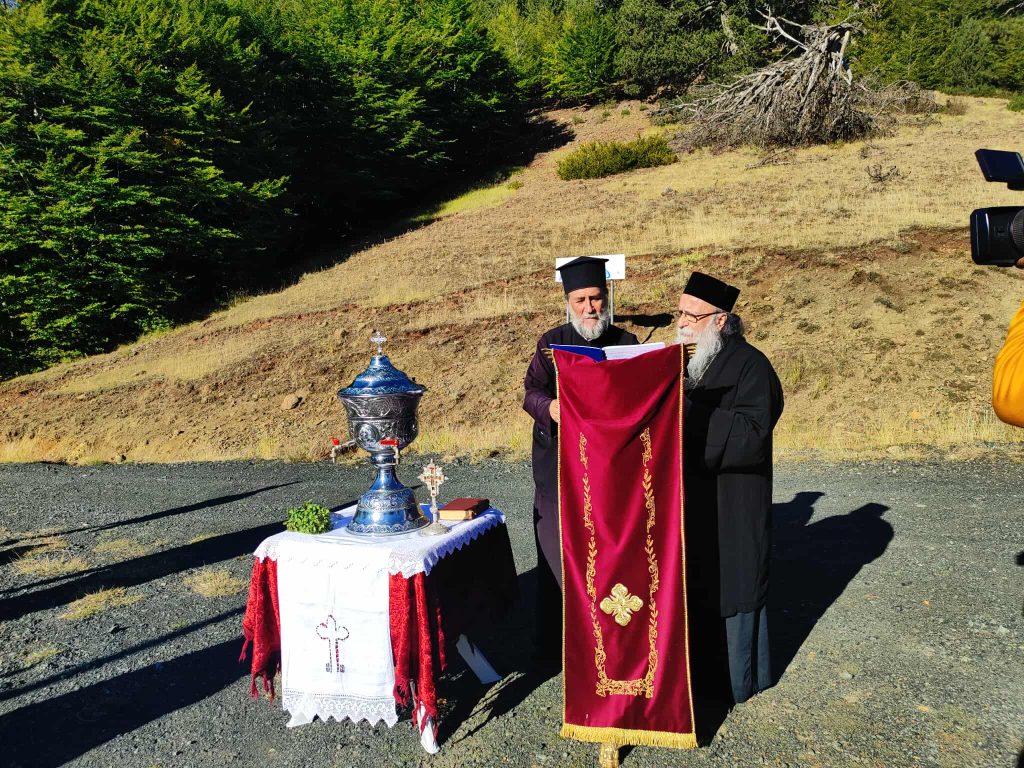 Θεία λειτουργία και αγιασμός Πρωτομηνιάς στην καρδιά της Βάλια Κάλντα από τον Μητροπολίτη Γρεβενών
