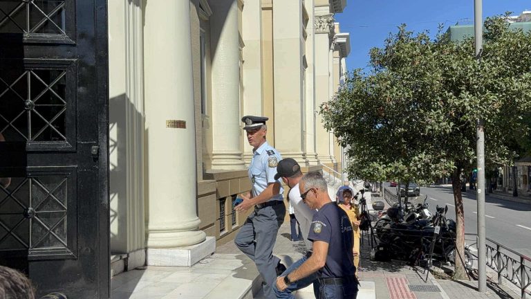 Στον ανακριτή ο 46χρονος οδηγός για το θανατηφόρο τροχαίο στην Πάτρα – Σήμερα το τελευταίο αντίο στην 86χρονη ηρωίδα