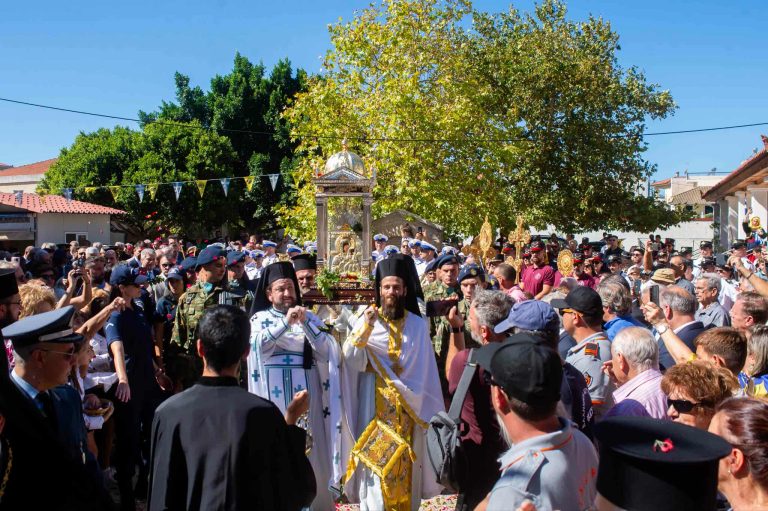 Λαοθάλασσα πιστών υποδέχθηκε την Παναγία Βουλκανιώτισσα στην Μεσσήνη