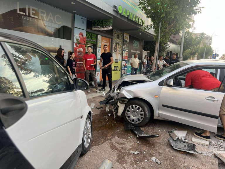 Καλαμάτα: Σφοδρή σύγκρουση οχημάτων – Από θαύμα δεν υπήρξαν σοβαροί τραυματισμοί
