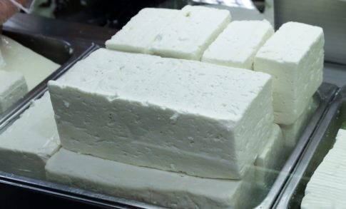 Αντιμέτωπος με τρία κακουργήματα ο 89χρονος για τις επιθέσεις σε ΕΦΚΑ και Πρωτοδικείο – Προθεσμία να απολογηθεί αύριο