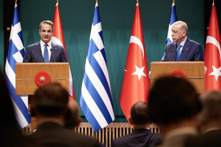 Απόψε το τετ α τετ Μητσοτάκη με Ερντογάν: Οι «κόκκινες» γραμμές της Αθήνας και τα «αγκάθια» της συνάντησης