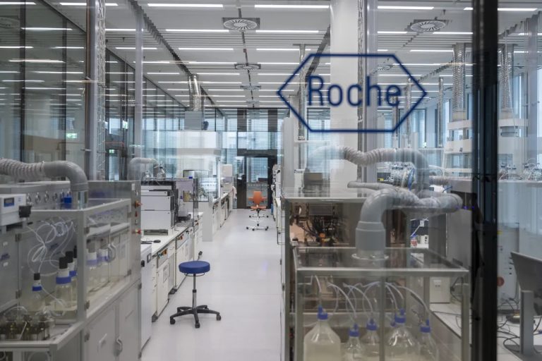 Πώς η διαμάχη με τη Roche ανέδειξε αδυναμίες στο σύστημα τιμολόγησης φαρμάκων της Ελβετίας