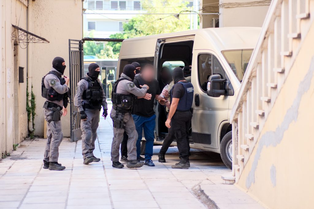 «Τον έχω σε 12 βίντεο και σε 1.002 φωτογραφίες»: Νέοι αποκαλυπτικοί διάλογοι για την εγκληματική οργάνωση στα Χανιά – Επίκεινται νέες συλλήψεις