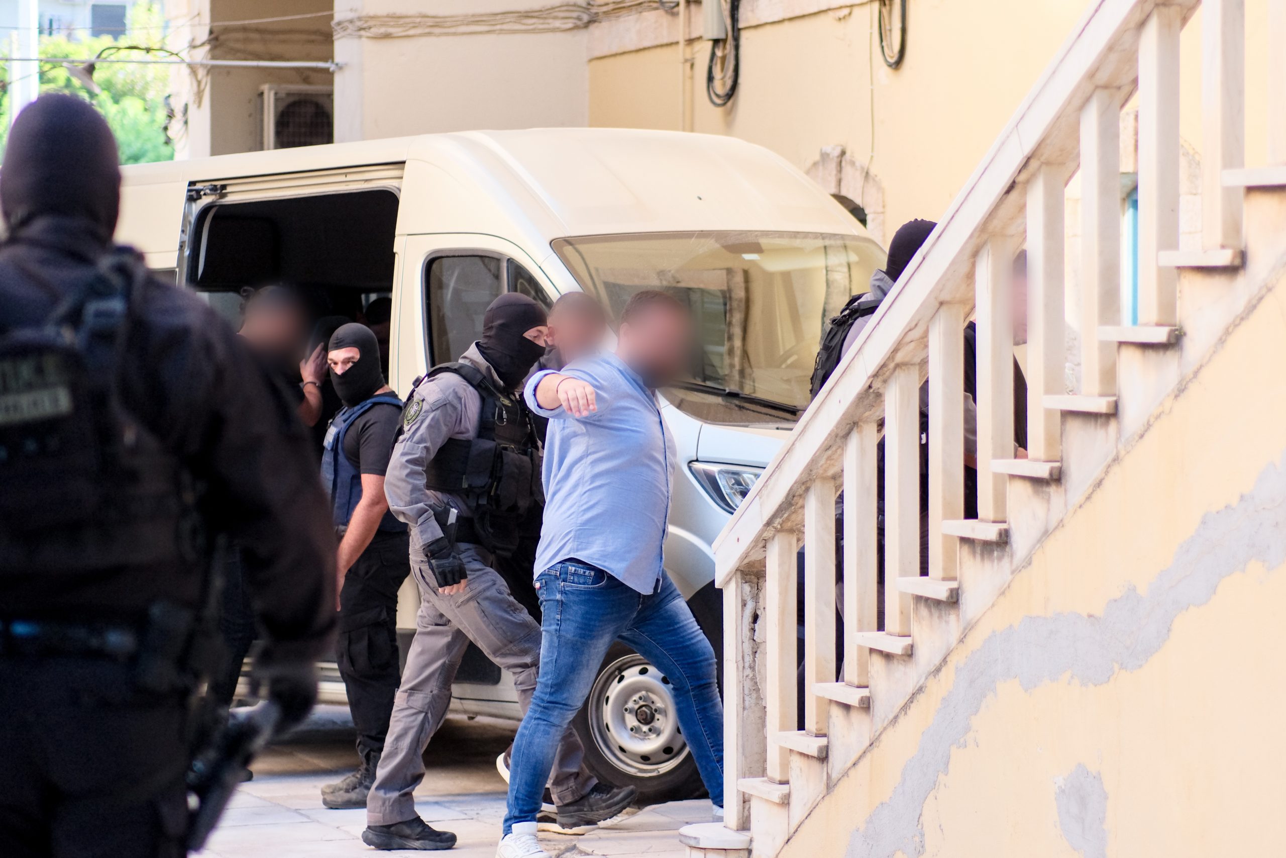 «Τον έχω σε 12 βίντεο και σε 1.002 φωτογραφίες»: Νέοι αποκαλυπτικοί διάλογοι για την εγκληματική οργάνωση στα Χανιά – Επίκεινται νέες συλλήψεις