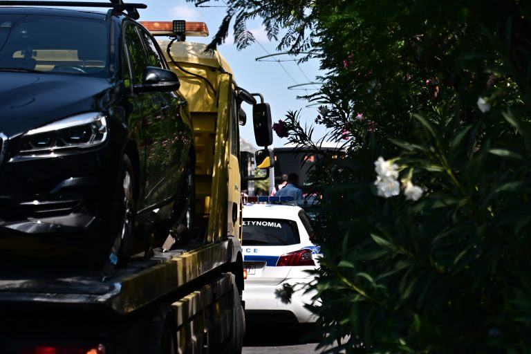 Λεωφορείο συγκρούστηκε με γερανό στη λεωφόρο Συγγρού