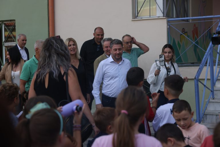 Ο Ν.Ανδρουλάκης εύχεται «καλή σχολική χρονιά» στο TikTok (Βίντεο)