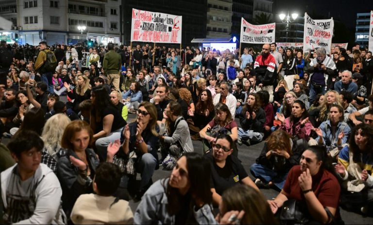«Θα φτάσω μέχρι τέλους» λέει ο Πάνος Ρούτσι για την απεργία πείνας – Συγκέντρωση αλληλεγγύης στο Σύνταγμα