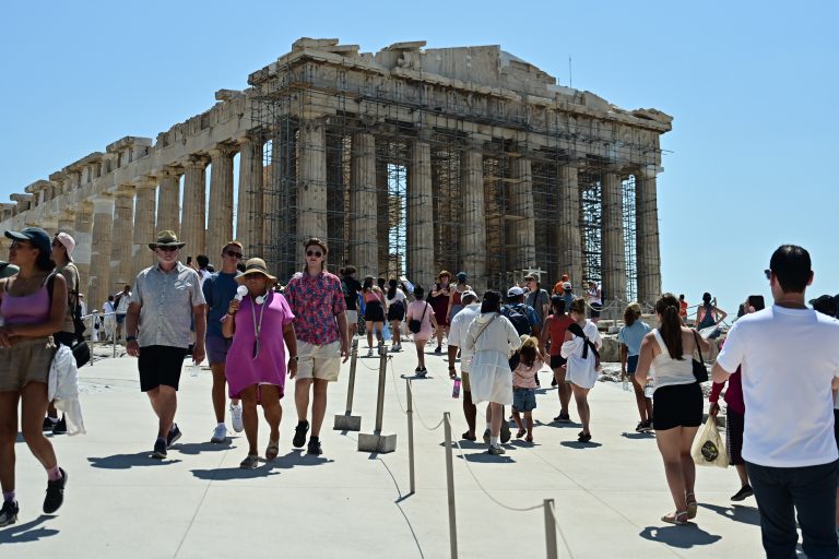 Αισιόδοξα τα μηνύματα στον τουρισμό τον Σεπτέμβριο – Αύξηση 12,5% στα έσοδα