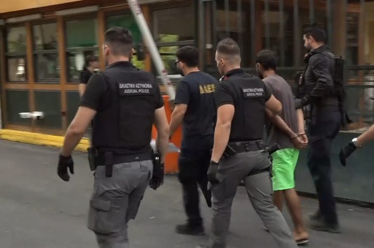 Στη φυλακή για τους εμπρησμούς στον Υμηττό ο 32χρονος κατηγορούμενος