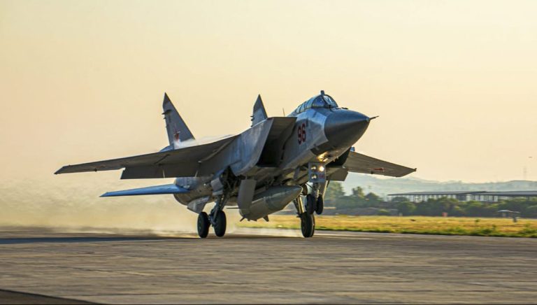 Συναγερμός και στην Εσθονία: Τρία ρωσικά MIG-31 παραβίασαν τον εναέριο χώρο της