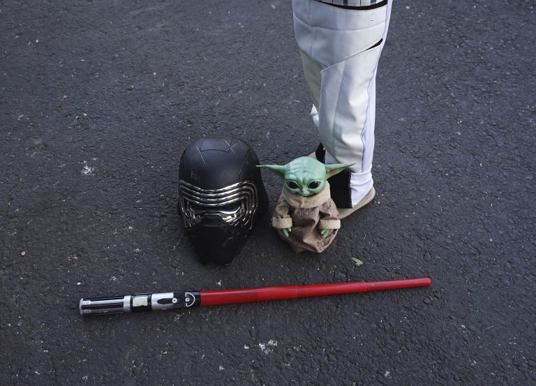 Οι θαυμαστές του Star Wars διχάζονται για το τρέιλερ της ταινίας «The Mandalorian and Grogu»