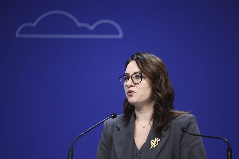 Η Ουκρανία υπέβαλε επίσημα αίτημα στο ΔΝΤ για νέο πρόγραμμα δανεισμού, ανακοίνωσε η πρωθυπουργός