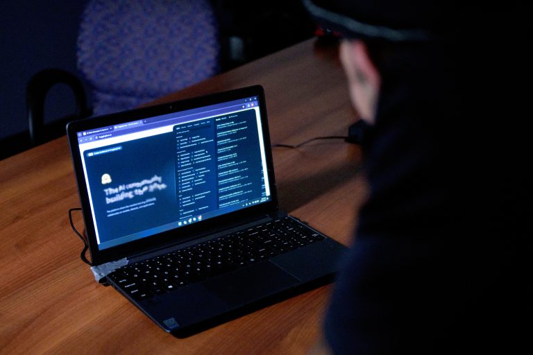 Αυστραλία: Μέτρα κατά των deepfake γυμνών εικόνων και της διαδικτυακής παρακολούθησης