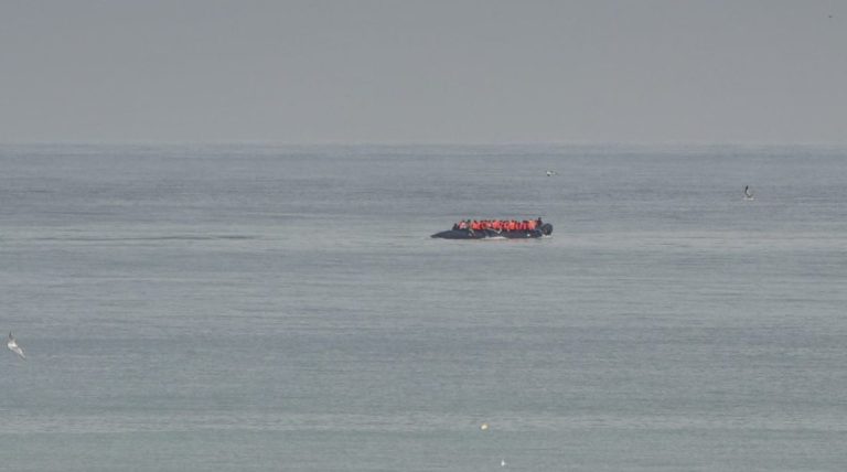 Περίπου 400 μετανάστες διασώθηκαν κοντά στις γαλλικές ακτές