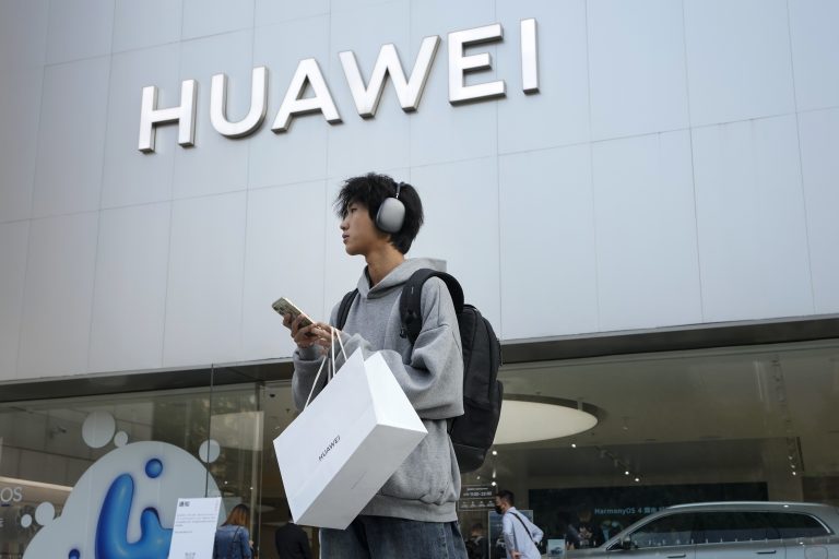 Huawei: Λανσάρει υπερυπολογιστές για να ενισχύσει την κυριαρχία της Κίνας στην Τεχνητή Νοημοσύνη – Νέο πλήγμα για την Nvidia