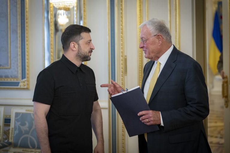 Συνάντηση Ζελένσκι με τον ειδικό απεσταλμένο των ΗΠΑ Κιθ Κέλογκ