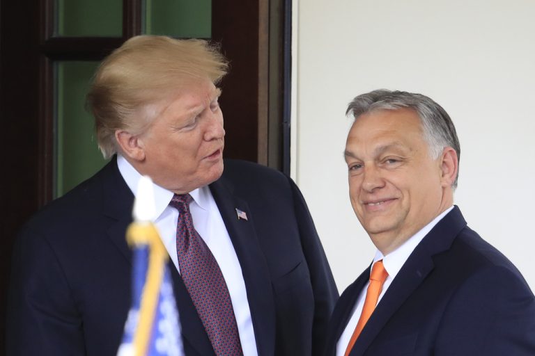 CNN: «Η επίθεση του Τραμπ κατά του Τύπου είναι βγαλμένη από το εγχειρίδιο διακυβέρνησης του Βίκτορ Όρμπαν»