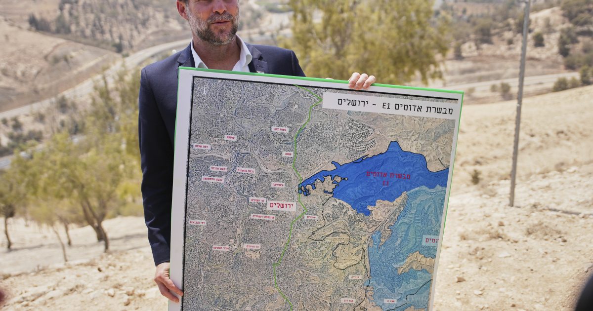 Σμότριχ: Το Ισραήλ κάθεται πάνω σε «ένα χρυσωρυχείο ακινήτων» στη Γάζα – Μιλάμε με τις ΗΠΑ για το πώς θα τo μοιράσουμε