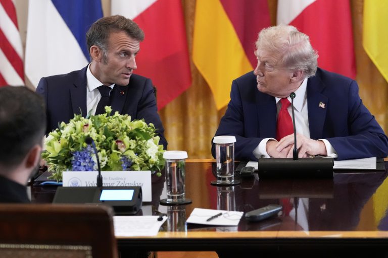Τηλεφωνική επικοινωνία Τραμπ με Μακρόν – «Μπορούμε να συμβάλλουμε αποφασιστικά στην ειρήνη», λέει ο Γάλλος πρόεδρος