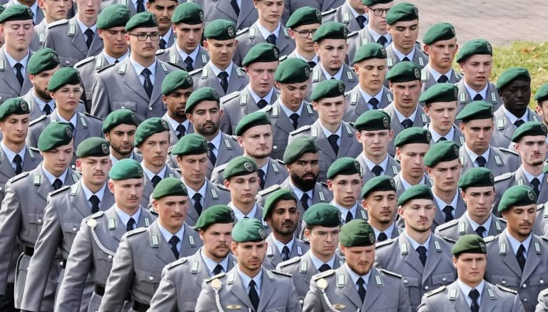Reuters: Ο γερμανικός στρατός πρέπει να υπερδιπλασιαστεί σε μέγεθος για να ανταποκριθεί στους νέους στόχους του ΝΑΤΟ
