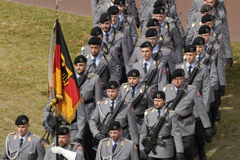Η Γερμανία θα τοποθετήσει μια ταξιαρχία στη Λιθουανία, δήλωσε ο ανώτατος στρατιωτικός διοικητής του ΝΑΤΟ