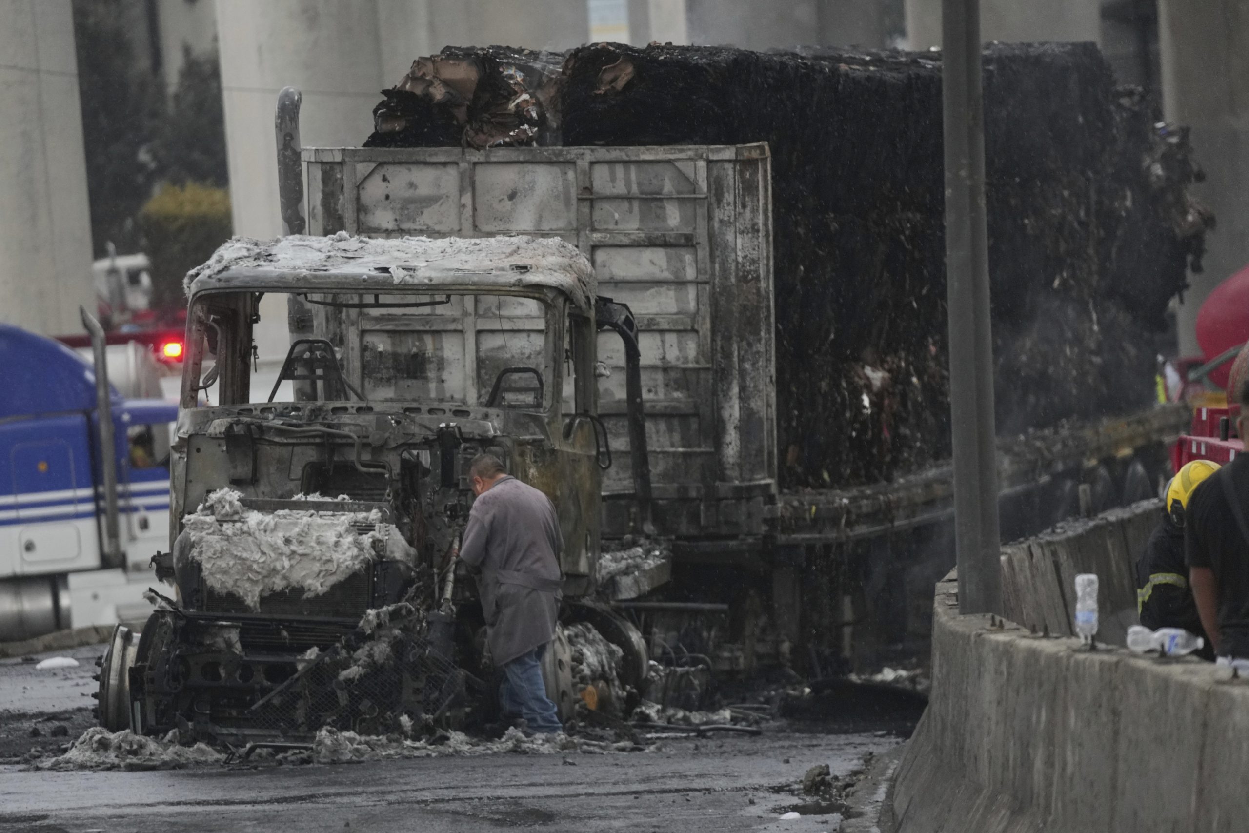 Μεξικό: Τουλάχιστον 21 νεκροί από την έκρηξη βυτιοφόρου που μετέφερε υγραέριο