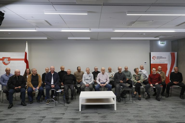 Λιθουανία: Οι Λευκορώσοι κρατούμενοι που απελευθερώθηκαν από τον Τραμπ και απελάθηκαν στο Βίλνιους λένε ότι θα προτιμούσαν να είχαν μείνει στο Μινσκ
