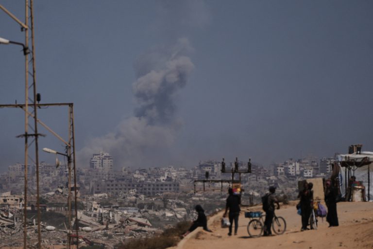 «Πλησιάζουν κάθε μέρα, αλλά πού να πάω;»: Μισό εκατ. Παλαιστίνιοι παραμένουν στην πόλη της Γάζας, καθώς το Ισραήλ, εντείνει τις επιθέσεις